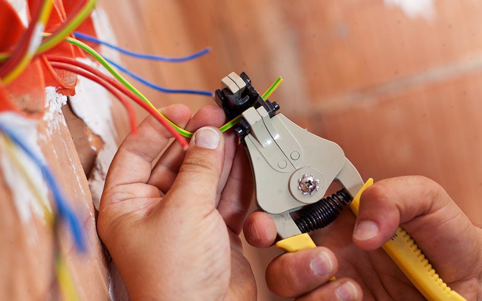 cherche électricien Fontainebleau